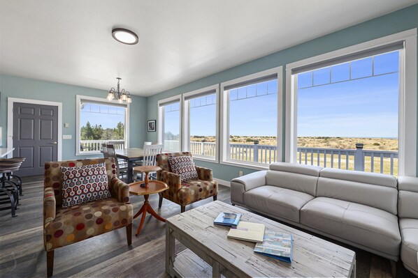 Smart TV, fireplace, video games, Netflix