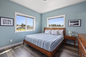 5 slaapkamers, een strijkplank/strijkijzer, reisbedje, gratis wifi