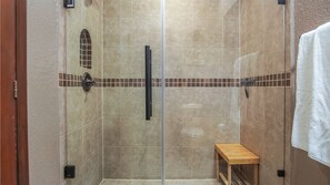 Shower, towels - Sonoran Sun W-510 Sunny Charmed Life Adorable Oceanfront Condo (Puerto Penasco)