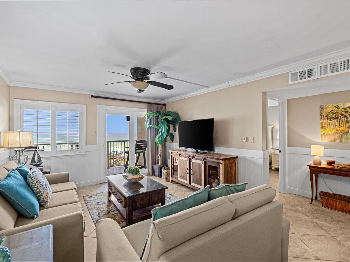 405-Live the Beach Life in this newly remodeled Beachfront Condo-Free bch svc