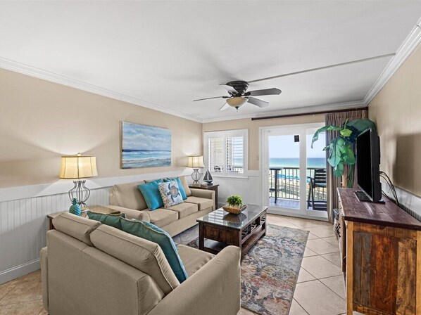 Televisión, reproductor de DVD, videoteca