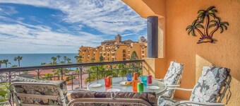 Princesa Resort D-404 The Pelican Reef Comfy Perfect Staycation Ocean View Condo