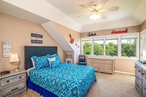 4 habitaciones, tabla de planchar con plancha, internet y ropa de cama 