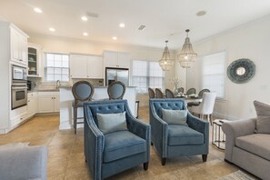 TV connectée, console de jeux vidéo, lecteur de DVD, jouets