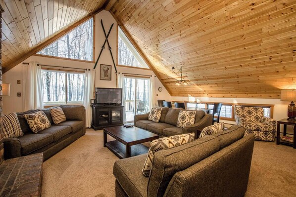 TV, fireplace - Trailside Vacation Home with One of the Best Views in the U.P. of Ski Slopes (Bessemer)