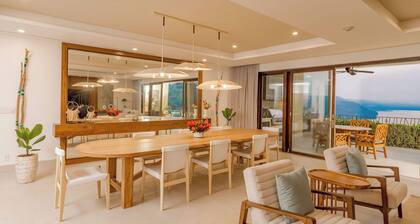 Meet lush tropical rainforests and Peninsula's Papagayo bay view!