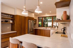 Fridge, microwave, dishwasher, coffee/tea maker