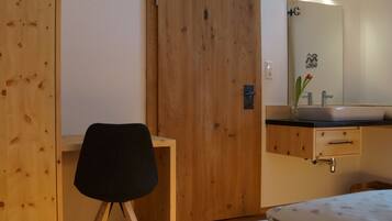 7 habitaciones, cuna de viaje, wifi y ropa de cama