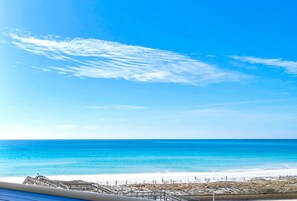 On the beach - This IS the beach life! Stunning Ocean views and elegantly remodeled (518) (Destin)