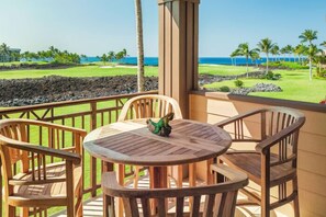 Outdoor dining - 3 Bedroom Ocean View Townhome (Waikoloa)