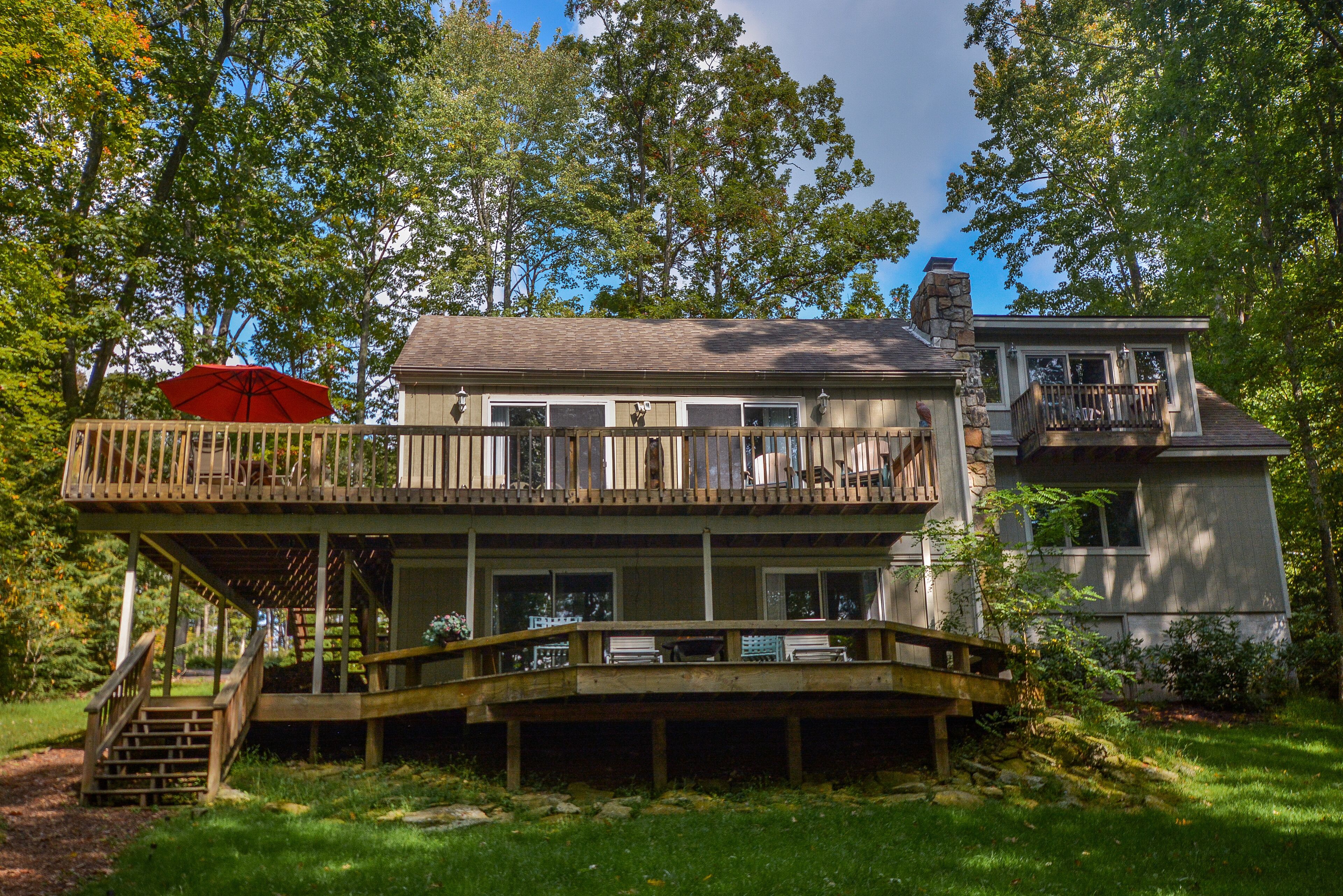 Donnas Choice | Lakefront + Wrap-around Deck