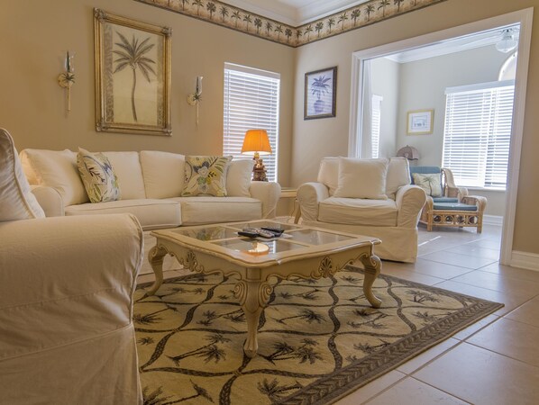 TV, DVD player, stereo - Largest Beach Townhouse ~ Pool ~ Boardwalk (Saint Augustine)