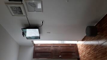 Deluxe kamer, 1 twee- of 2 eenpersoonsbedden, 1 slaapkamer, en-suite badkamer, aan de binnenplaats | Uitzicht vanuit de kamer