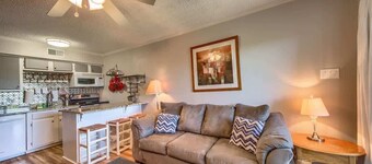 RRC A203 Sweet Retreat On The Comal