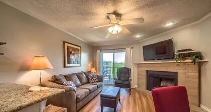 RRC A203 Sweet Retreat On The Comal
