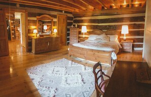 6 bedrooms, iron/ironing board, free WiFi, bed sheets