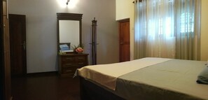 Basic Double Room, 1 King Bed, Accessible, Ground Floor | 1 bedroom, desk, iron/ironing board, free WiFi - Onix Villa (Galle)