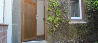 Amplia casa unifamiliar antigua casa de campo, buena ubicación, centro del pueblo