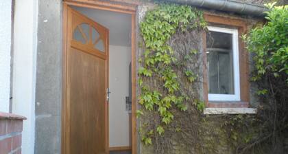 Tilava omakotitalo vanha maalaistalo, hyvä sijainti, Centre Village