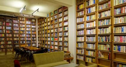 CaoJi Book inn Hostel