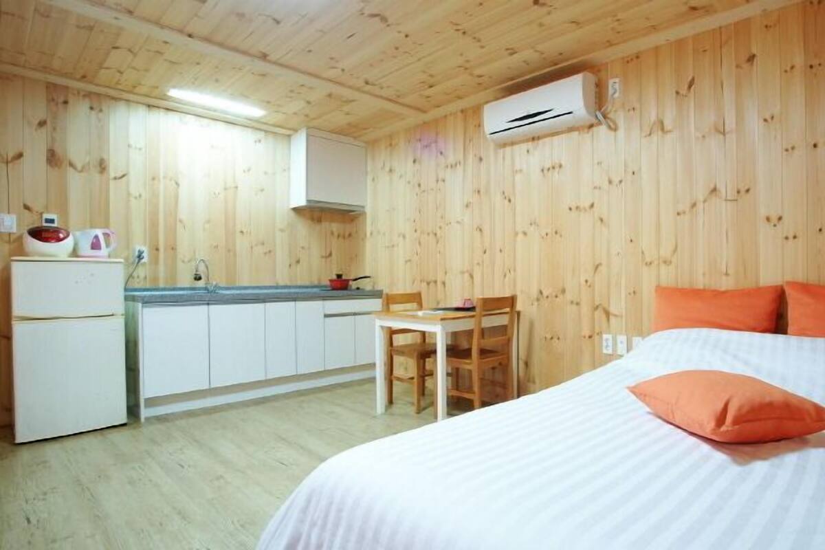 สตูดิโอ (Saryeoni) | ห้องเก็บเสียง, Wi-Fi ฟรี