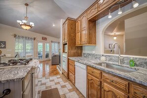 Fridge, microwave, oven, stovetop - Lake James Retreat: Large Private Lakefront Home (nebo)