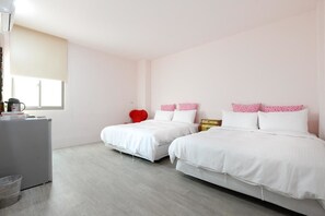 Standard Quadruple Room | Desk, free WiFi, bed sheets - Start Hotel (Kaohsiung)