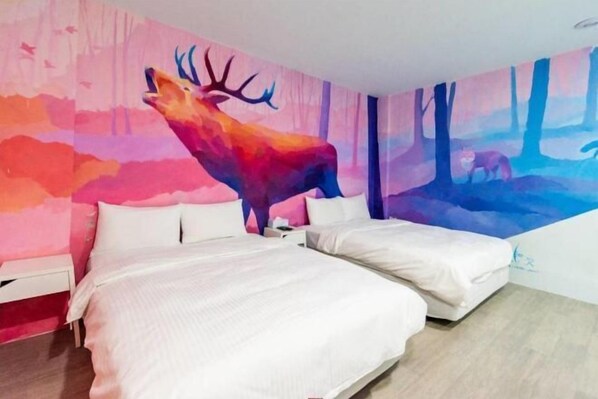 Desk, free WiFi, bed sheets - Start Hotel (Kaohsiung)