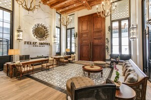 Sala de estar en el lobby