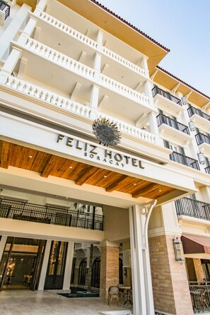 Exterior - Feliz Hotel Boracay Managed by Enderun Hotels (Boracay Island)
