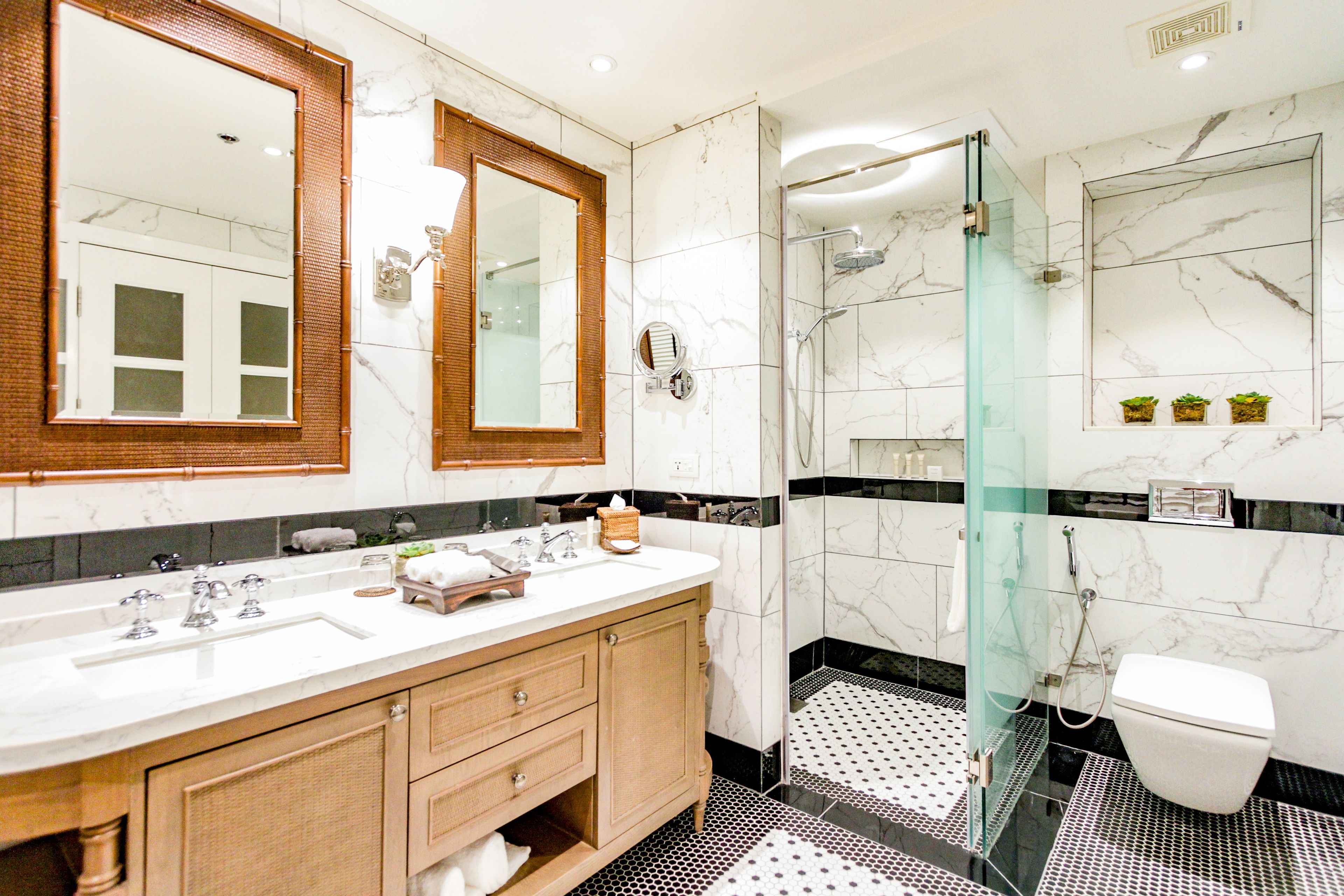 premier double | bathroom | shower, hydromassage showerhead, free toiletries, hair dryer