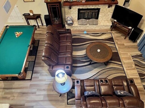 智能电视、壁炉