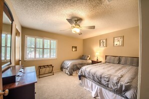 4 多间卧室、熨斗/熨衣板、免费 WiFi、床单