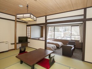 Japanese Room with 2 Single Beds, Shared Bathroom, Room Only | In-room safe, desk, free WiFi