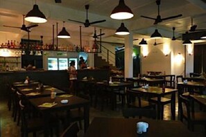 Dining - Sairee Sairee Guesthouse (Koh Tao)