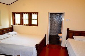 럭셔리 더블룸, 침실 2개, 시내 전망, 1층 | 객실 내 금고, 방음 설비, 다리미/다리미판, 무료 WiFi