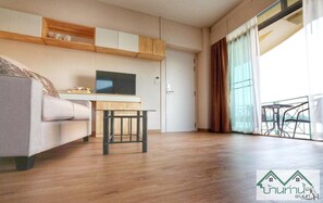 32-inch flat-screen TV with digital channels, TV - Baanthanam-nont (Nonthaburi)