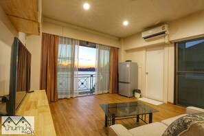 32-inch flat-screen TV with digital channels, TV - Baanthanam-nont (Nonthaburi)