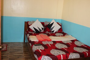 标准房 | 办公桌、熨斗/熨板、免费 WiFi、床单