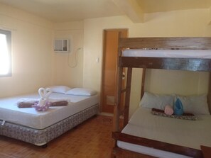 Desk, iron/ironing board, free WiFi, bed sheets - Just Inn (El Nido)