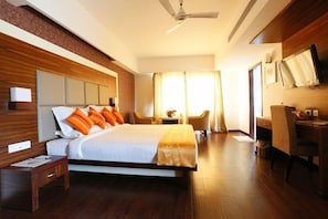 Deluxe Suite | In-room safe, desk, iron/ironing board, free rollaway beds - Hotel Moonlit Regency (Thodupuzha)