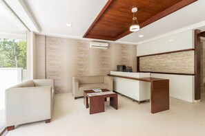 Lobby sitting area - D Homz Suite (Kanayannur)
