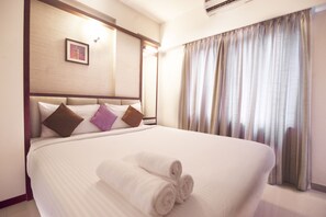 Junior Suite, 1 King Bed, Non Smoking, City View | Desk, blackout curtains, soundproofing, free WiFi - D Homz Suite (Kanayannur)