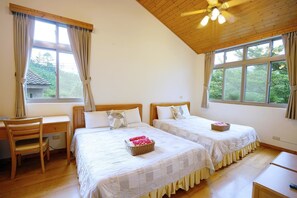 Desk, blackout curtains, soundproofing, free WiFi