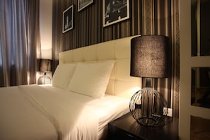 Minibar, desk, free WiFi