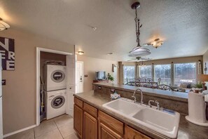 Interior - WW D301 On River Time (New Braunfels)