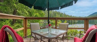 The Lakeside Cottage