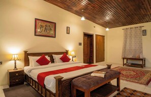 Family Room | 1 bedroom, desk, free WiFi, bed sheets - Hotel Shahi Palace (Jhunjhunu)