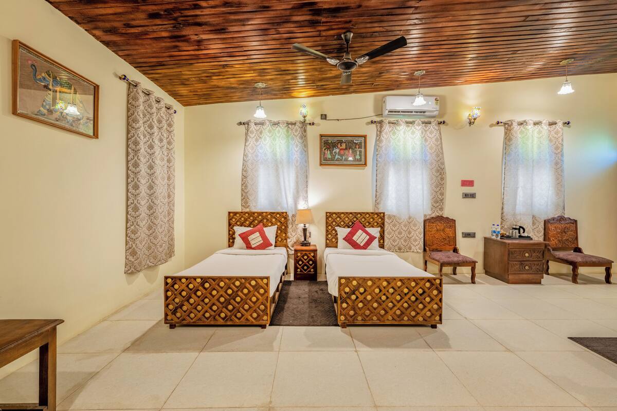 deluxe double room, 1 bedroom | 1 bedroom, desk, free wifi, bed sheets