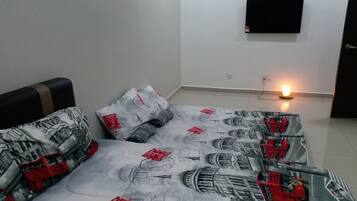 Nhà dành cho gia đình, 4 phòng ngủ, bếp | 4 phòng ngủ, bàn, bàn ủi/dụng cụ ủi quần áo